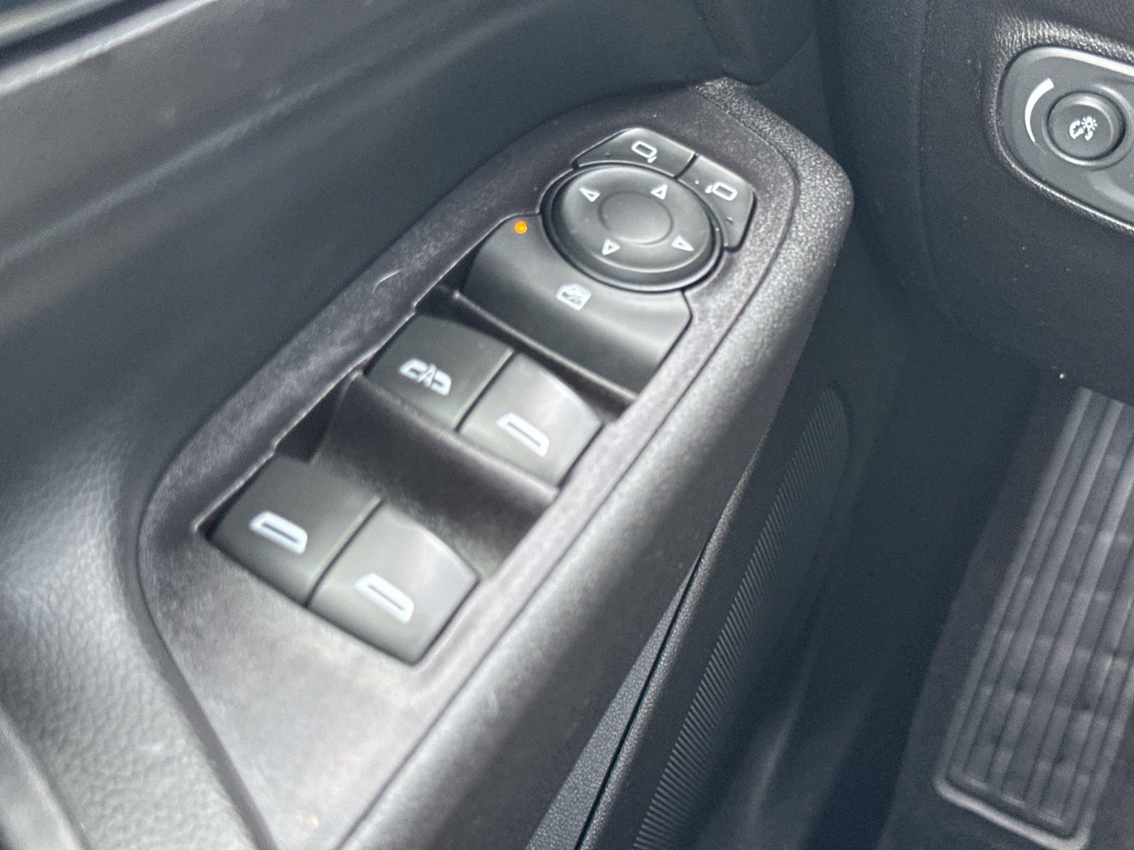 Used 2020 Chevrolet Equinox LT AWD/4WD image 30