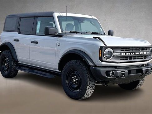 New 2026 Ford Bronco Big Bend w/ Black Diamond Package image 2