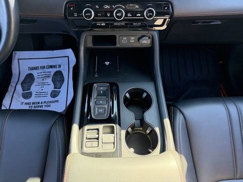 Used 2025 Honda Pilot TrailSport image 15