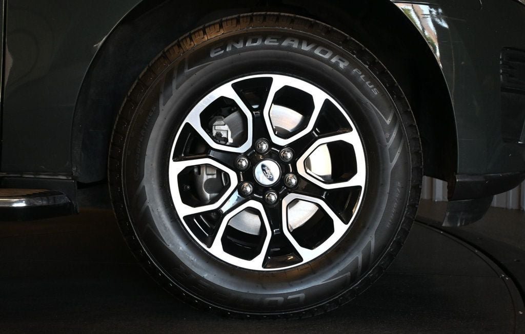 Used 2023 Ford Expedition XLT RWD image 23