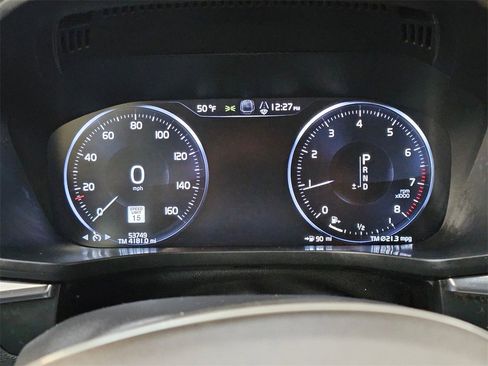 Used 2020 Volvo XC60 T5 Momentum w/ Protection Package Premier image 26