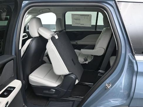 New 2026 Lincoln Aviator AWD image 29