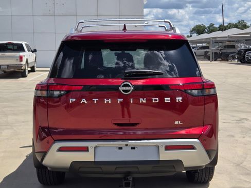 Used 2025 Nissan Pathfinder SL FWD image 6