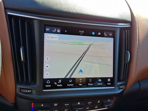 Certified 2022 Maserati Levante GT image 18