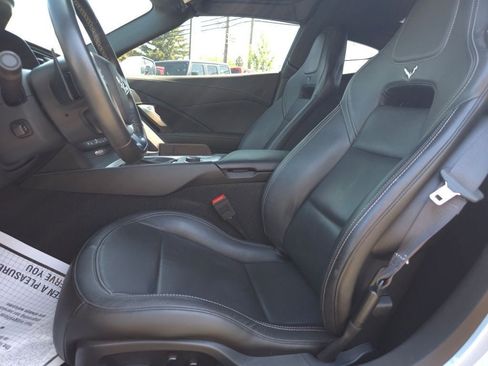 Used 2017 Chevrolet Corvette Stingray Coupe RWD image 16