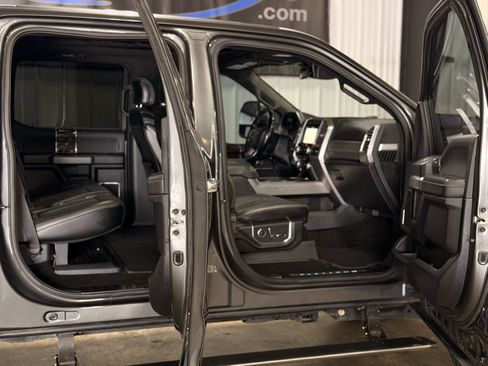 Used 2017 Ford F250 Platinum w/ Platinum Ultimate Package AWD/4WD image 23