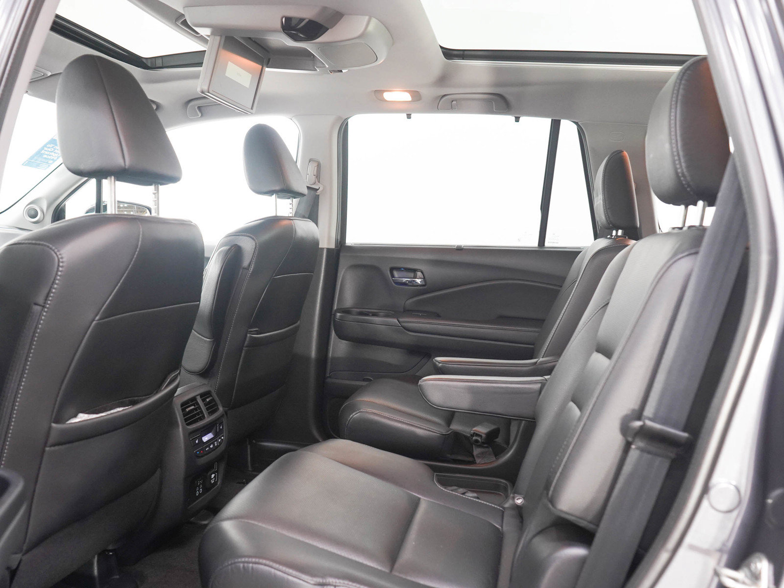 Used 2019 Honda Pilot Touring image 15
