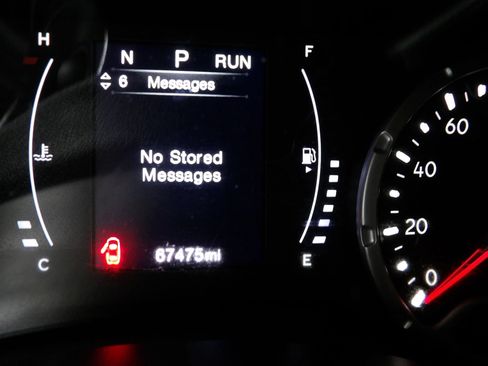 Used 2018 Jeep Renegade Latitude FWD image 19