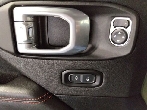 Used 2021 Jeep Wrangler Unlimited Rubicon w/ Dual Top Group image 34