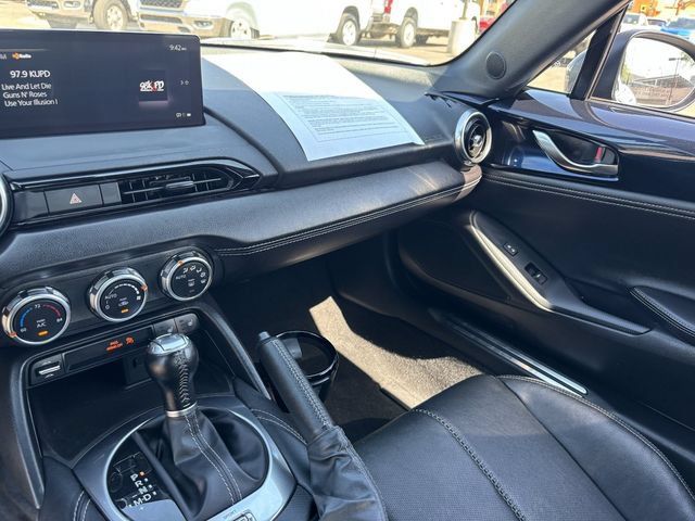 Used 2025 MAZDA MX-5 Miata RF Grand Touring RWD image 14