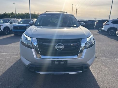 Certified 2024 Nissan Pathfinder SL AWD/4WD image 2