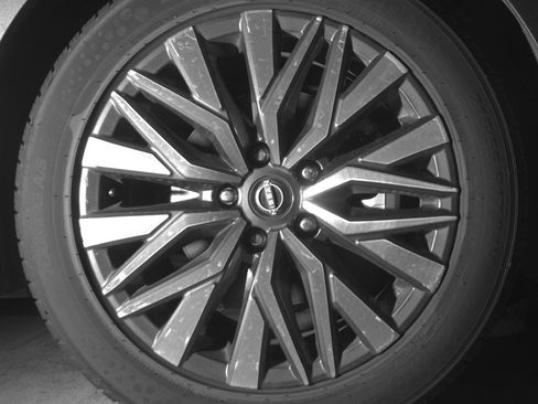 Used 2025 Nissan Altima 2.5 SV FWD image 13