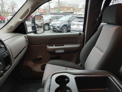 Used 2011 Chevrolet Express 3500 LT w/ LT Preferred Equipment Group image 2