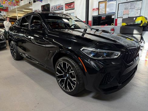 Used 2021 BMW X6 M w/ Executive Package AWD/4WD image 3