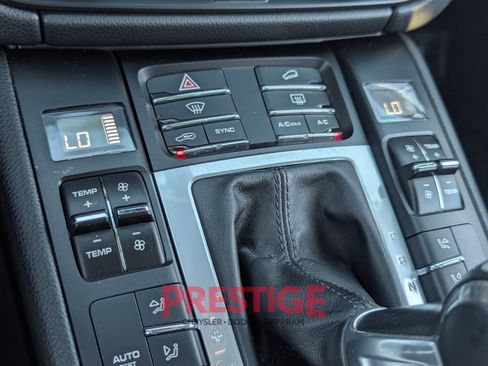 Used 2021 Porsche Macan w/ Premium Package Plus AWD/4WD image 23