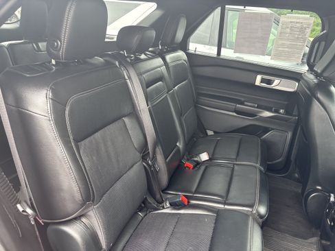 Used 2020 Ford Explorer Limited AWD/4WD image 9