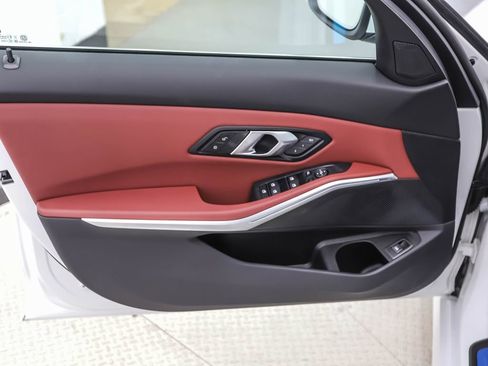 Used 2025 BMW 330i xDrive Sedan w/ Premium Package image 9