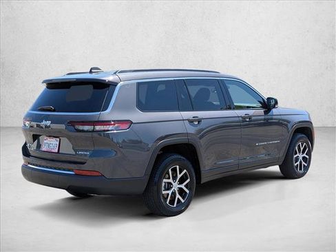Used 2025 Jeep Grand Cherokee L Limited AWD/4WD image 5