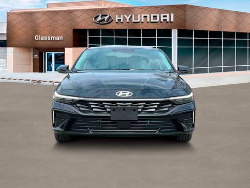 New 2025 Hyundai Elantra Limited image 12