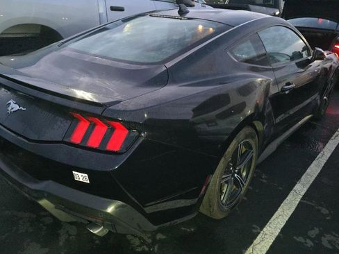 Used 2024 Ford Mustang Premium image 3