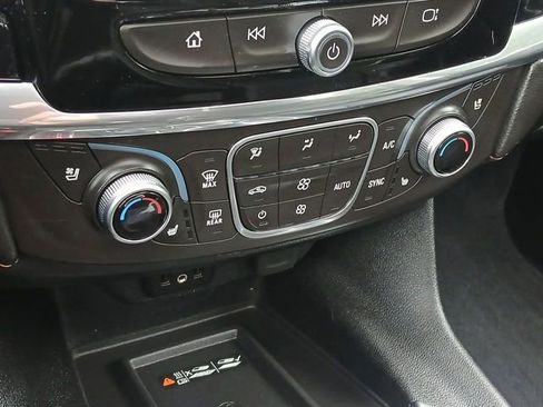 Used 2018 Chevrolet Traverse Premier w/ Redline Edition AWD/4WD image 19