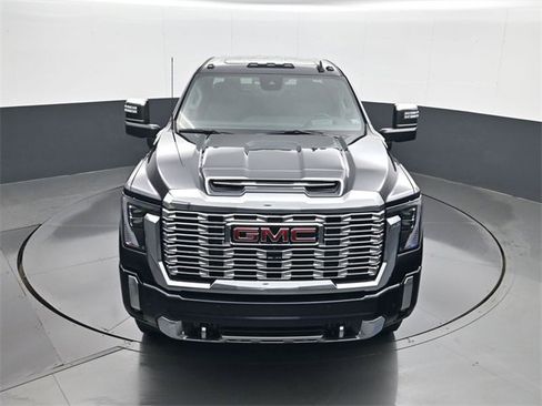 New 2026 GMC Sierra 3500 Denali w/ Denali Reserve Package image 14