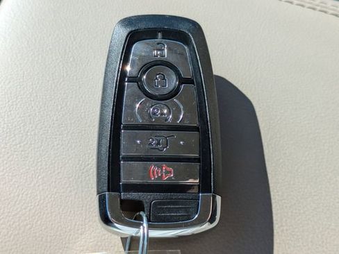 Certified 2023 Lincoln Nautilus Reserve FWD image 30