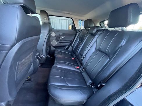 Used 2018 Land Rover Range Rover Evoque SE image 15