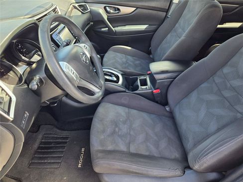 Used 2016 Nissan Rogue SV w/ SV Premium Package FWD image 11