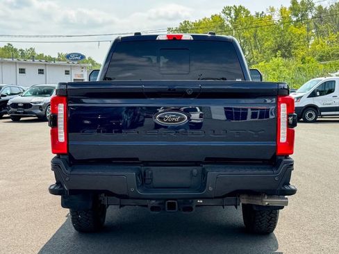 Used 2024 Ford F250 Lariat w/ Black Appearance Package image 4