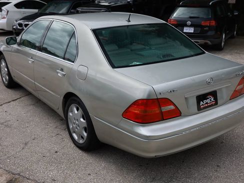 Used 2003 Lexus LS 430 RWD image 4
