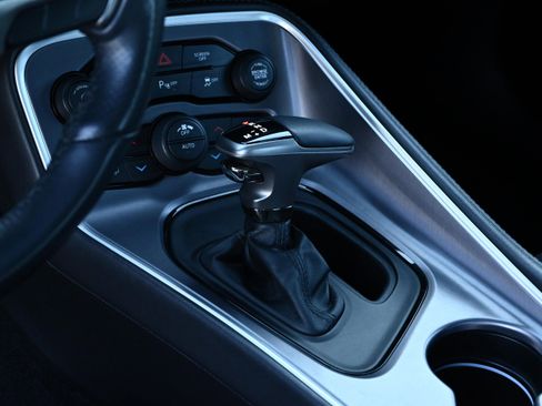 Used 2019 Dodge Challenger R/T w/ Driver Convenience Group image 18