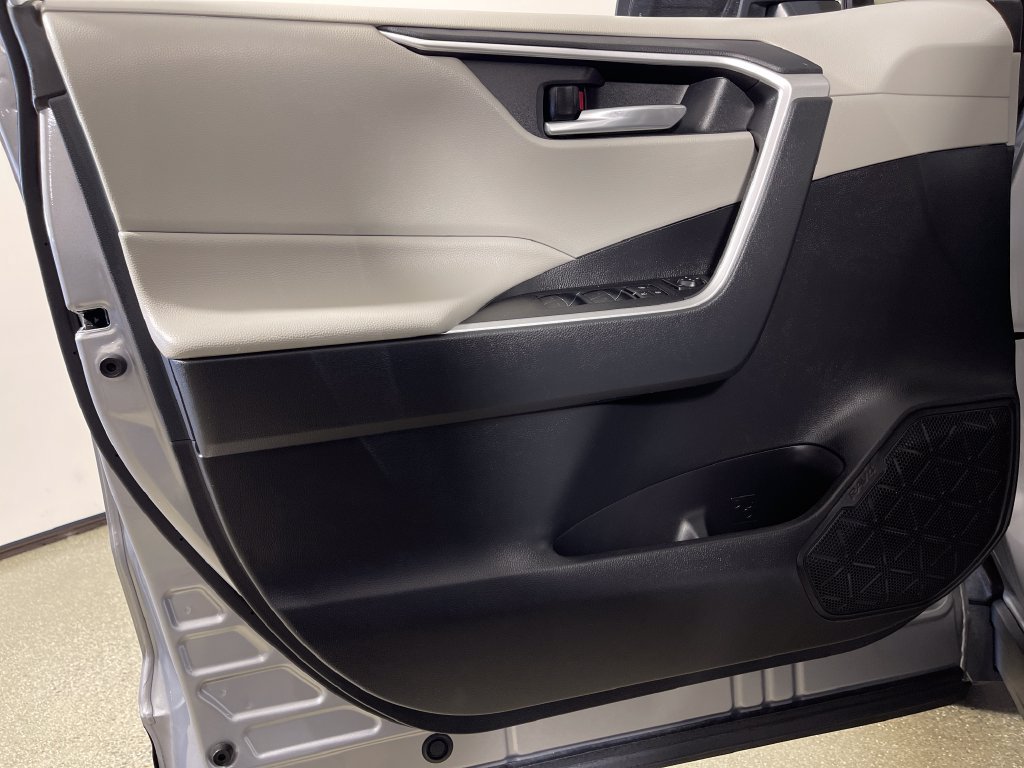 Certified 2023 Toyota RAV4 XLE FWD image 17