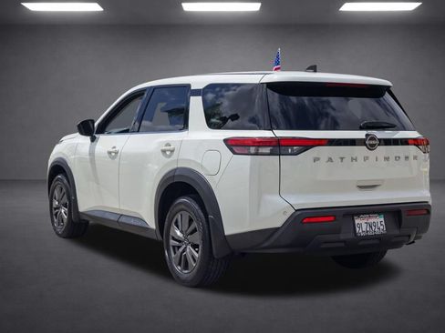 Used 2024 Nissan Pathfinder S FWD image 6