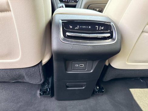 New 2025 Cadillac XT6 Sport w/ Technology Package image 17