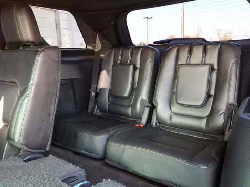 Used 2016 Ford Explorer XLT w/ Equipment Group 202A image 11