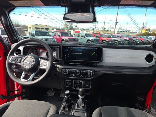 Used 2025 Jeep Wrangler Unlimited Sahara w/ Safety Group AWD/4WD image 52