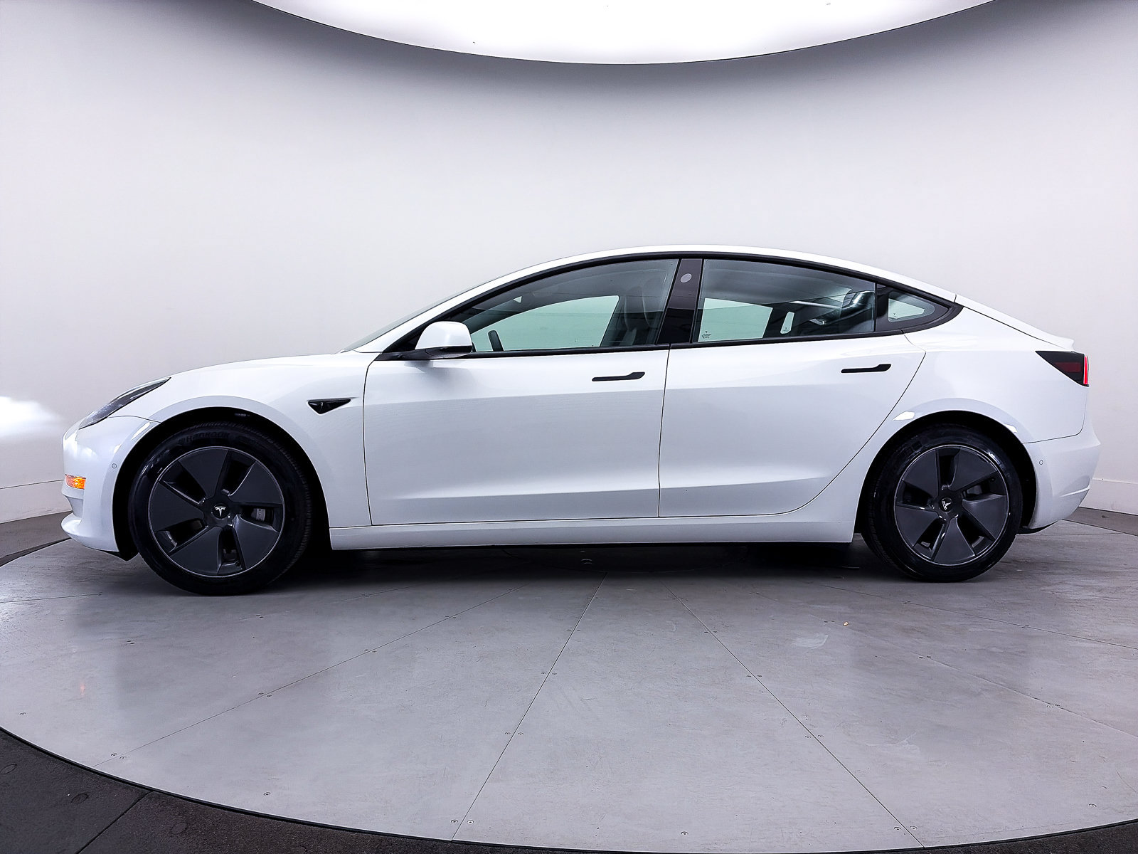 Used 2021 Tesla Model 3 Standard Range Plus RWD image 36