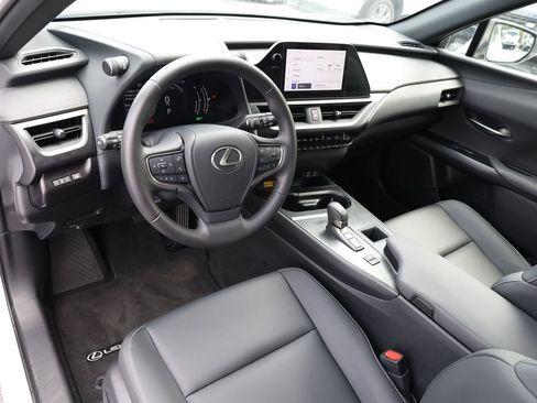 Used 2025 Lexus UX 300h FWD image 12