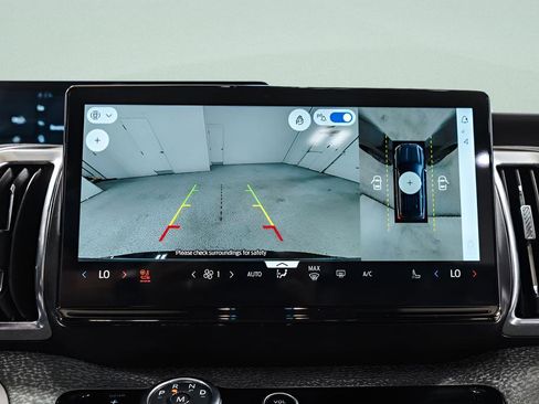Used 2025 Ford Expedition Tremor AWD/4WD image 17