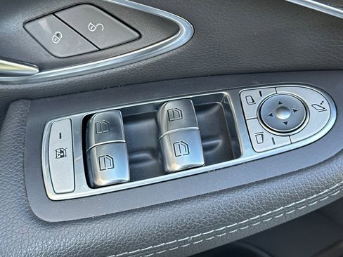 Used 2020 Mercedes-Benz C 300 Sedan image 10