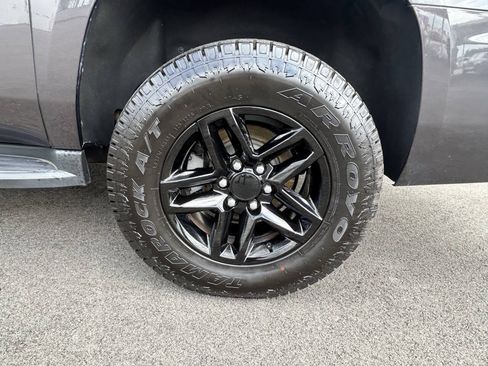 Used 2018 Chevrolet Suburban LT AWD/4WD image 29