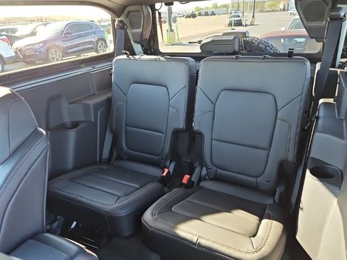 Used 2023 Ford Bronco Badlands AWD/4WD image 5