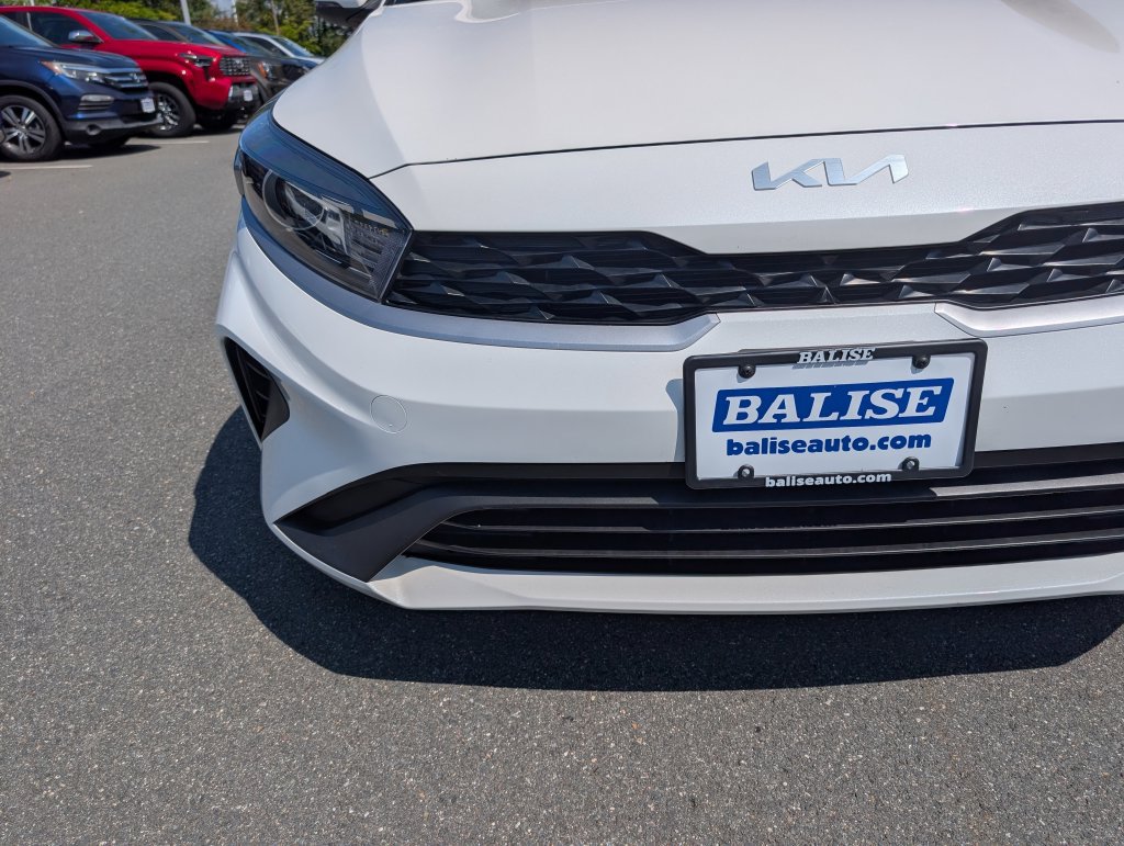 Used 2024 Kia Forte LXS w/ LXS Technology Package FWD image 4