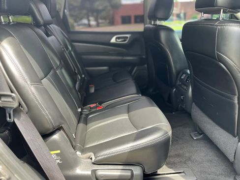Used 2017 Nissan Pathfinder SL w/ SL Tech Package FWD image 29
