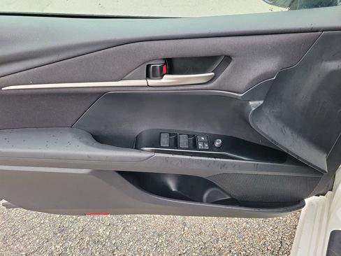 Used 2025 Toyota Camry LE FWD image 14