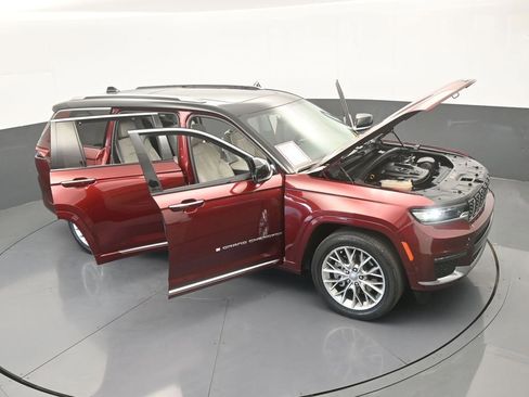 Used 2023 Jeep Grand Cherokee L Summit w/ Luxury Tech Group V image 80