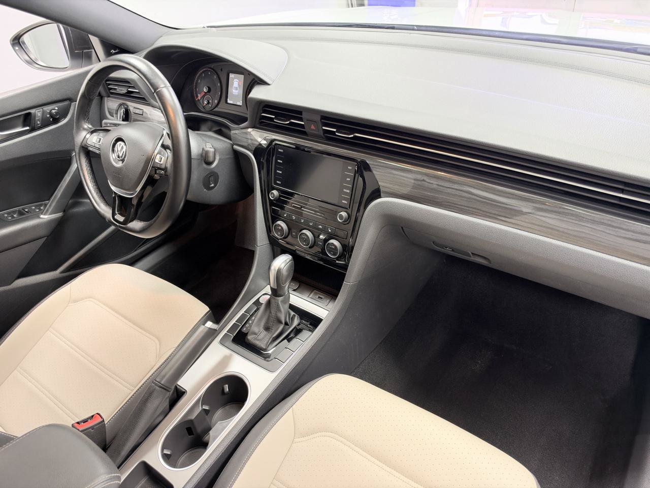 Used 2021 Volkswagen Passat 2.0T R-Line FWD image 25