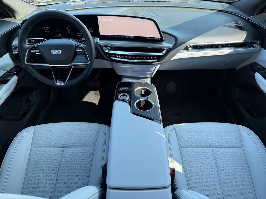 Used 2024 Cadillac Lyriq Luxury RWD image 12