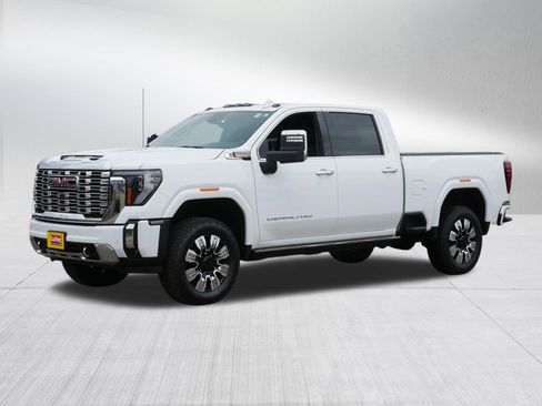 Used 2025 GMC Sierra 3500 Denali w/ Denali Reserve Package image 3